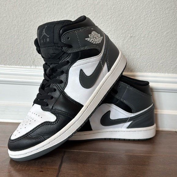 Jordan Other - Air Jordan 1 mid size 8